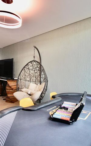 Casa à venda com 253m², 3 quartos e 2 vagas Casa à venda com 253m², 3 quartos e 2 vagasSala de Jogos