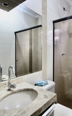 Casa à venda com 253m², 3 quartos e 2 vagas Casa à venda com 253m², 3 quartos e 2 vagasBanheiro da Suíte 1