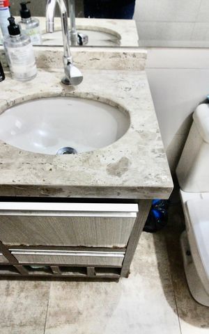 Casa à venda com 253m², 3 quartos e 2 vagas Casa à venda com 253m², 3 quartos e 2 vagasBanheiro da Suíte 1