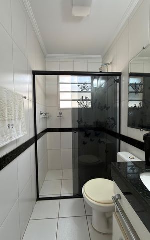 Casa de condomínio à venda com 155m², 3 quartos e 2 vagas Casa de condomínio à venda com 155m², 3 quartos e 2 vagasQuarto 1 - Suíte Banheiro