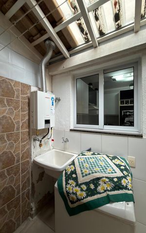 Casa de condomínio à venda com 155m², 3 quartos e 2 vagas Casa de condomínio à venda com 155m², 3 quartos e 2 vagasÁrea de Serviço