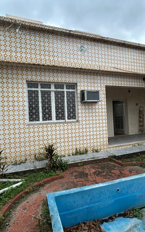 Casa para alugar com 660m², 3 quartos e 6 vagasFachada
