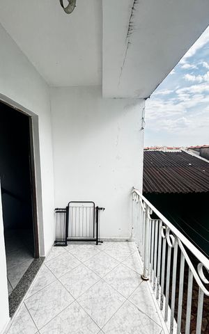 Casa para alugar com 98m², 2 quartos e 1 vaga Casa para alugar com 98m², 2 quartos e 1 vagaVaranda