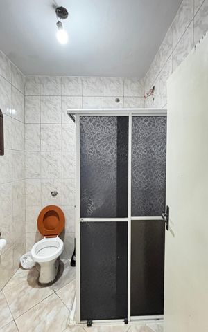 Casa para alugar com 98m², 2 quartos e 1 vaga Casa para alugar com 98m², 2 quartos e 1 vagaBanheiro