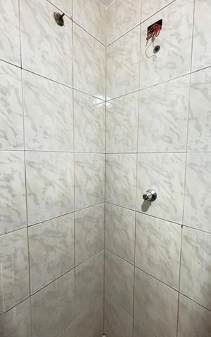 Casa para alugar com 98m², 2 quartos e 1 vaga Casa para alugar com 98m², 2 quartos e 1 vagaBanheiro