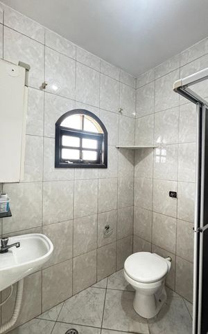 Casa para alugar com 98m², 2 quartos e 1 vaga Casa para alugar com 98m², 2 quartos e 1 vagaBanheiro