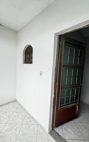 Casa para alugar com 98m², 2 quartos e 1 vaga Casa para alugar com 98m², 2 quartos e 1 vagaVaranda