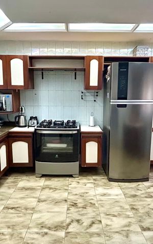 Casa à venda com 160m², 3 quartos e 2 vagas Casa à venda com 160m², 3 quartos e 2 vagasCozinha