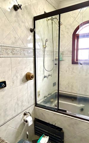 Casa à venda com 160m², 3 quartos e 2 vagas Casa à venda com 160m², 3 quartos e 2 vagasBanheiro da Suíte 1