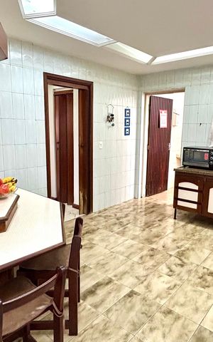 Casa à venda com 160m², 3 quartos e 2 vagas Casa à venda com 160m², 3 quartos e 2 vagasCozinha