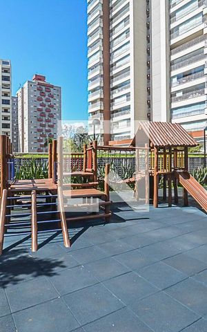 Apartamento à venda com 151m², 3 quartos e 2 vagas Apartamento à venda com 151m², 3 quartos e 2 vagasÁrea comum - Playground