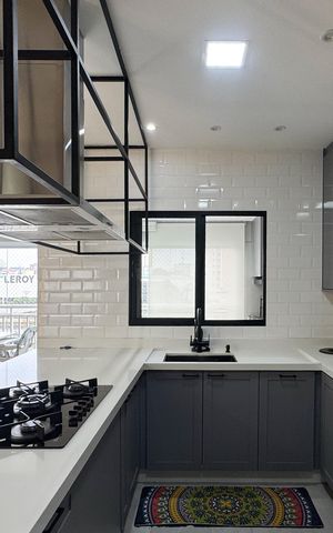 Apartamento à venda com 151m², 3 quartos e 2 vagas Apartamento à venda com 151m², 3 quartos e 2 vagasCozinha