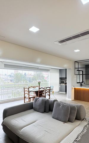 Apartamento à venda com 151m², 3 quartos e 2 vagas Apartamento à venda com 151m², 3 quartos e 2 vagasSala