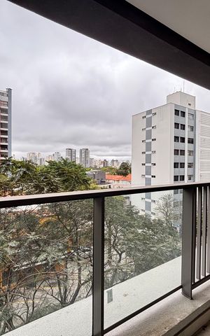 Apartamento à venda com 33m², 1 quarto e sem vaga Apartamento à venda com 33m², 1 quarto e sem vagaVaranda