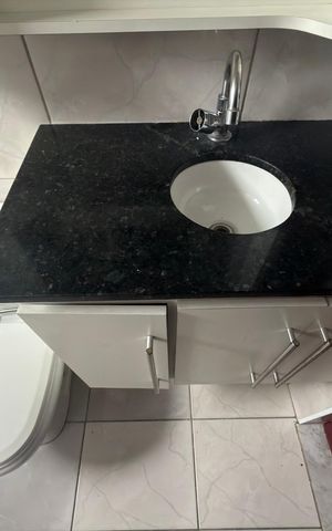 Apartamento à venda com 56m², 2 quartos e 1 vaga Apartamento à venda com 56m², 2 quartos e 1 vagaBanheiro Social