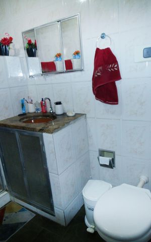 Casa à venda com 80m², 2 quartos e sem vagaBanheiro