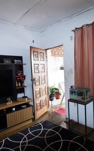 Casa à venda com 80m², 2 quartos e sem vagaSala