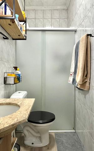 Casa de condomínio à venda com 60m², 2 quartos e 1 vaga Casa de condomínio à venda com 60m², 2 quartos e 1 vagaBanheiro