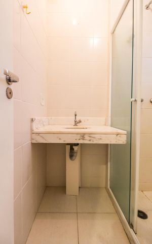Apartamento à venda com 61m², 2 quartos e 1 vaga Apartamento à venda com 61m², 2 quartos e 1 vagaBanheiro da Suíte