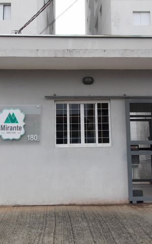 Apartamento para alugar com 184m², 3 quartos e 2 vagasFachada