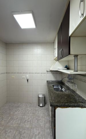 Apartamento para alugar com 129m², 2 quartos e 2 vagas Apartamento para alugar com 129m², 2 quartos e 2 vagasCozinha e Área de Serviço