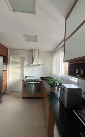 Apartamento à venda com 142m², 4 quartos e 3 vagas Apartamento à venda com 142m², 4 quartos e 3 vagasCozinha