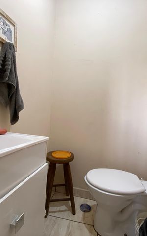 Casa à venda com 294m², 0 quarto e 2 vagas Casa à venda com 294m², 0 quarto e 2 vagasBanheiro 1