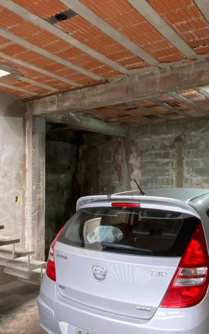 Casa à venda com 294m², 0 quarto e 2 vagas Casa à venda com 294m², 0 quarto e 2 vagasGaragem