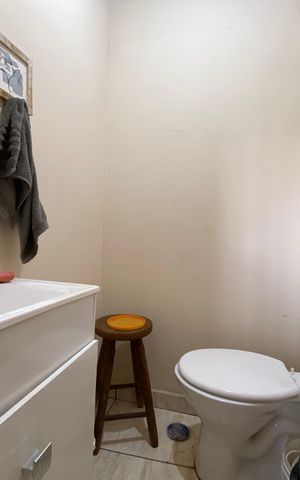 Casa à venda com 294m², 0 quarto e 2 vagas Casa à venda com 294m², 0 quarto e 2 vagasBanheiro 1