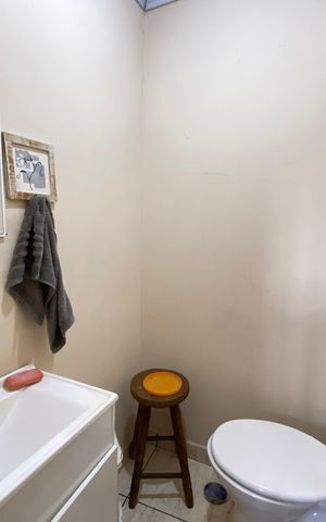 Casa à venda com 294m², 0 quarto e 2 vagas Casa à venda com 294m², 0 quarto e 2 vagasBanheiro 1