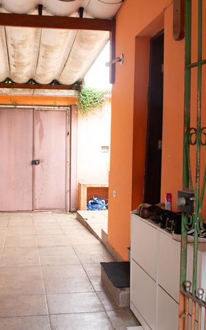 Casa à venda com 210m², 2 quartos e 2 vagas Casa à venda com 210m², 2 quartos e 2 vagasGaragem
