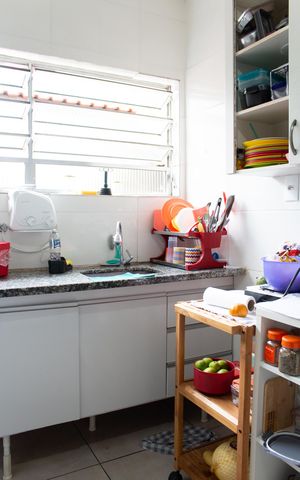 Casa à venda com 210m², 2 quartos e 2 vagas Casa à venda com 210m², 2 quartos e 2 vagasCozinha