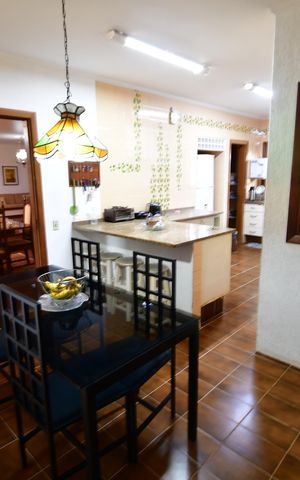 Casa para alugar com 438m², 4 quartos e 4 vagasCozinha