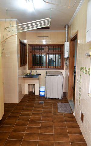 Casa para alugar com 438m², 4 quartos e 4 vagasÁrea de Serviço