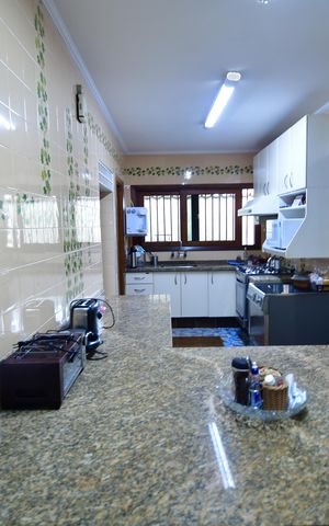 Casa para alugar com 438m², 4 quartos e 4 vagasCozinha