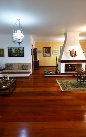 Casa para alugar com 438m², 4 quartos e 4 vagasSala