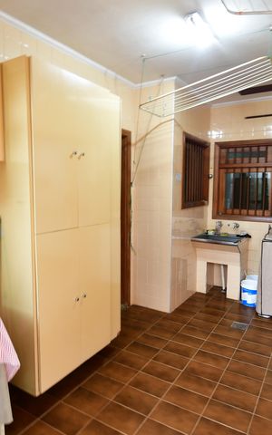 Casa para alugar com 438m², 4 quartos e 4 vagasÁrea de Serviço
