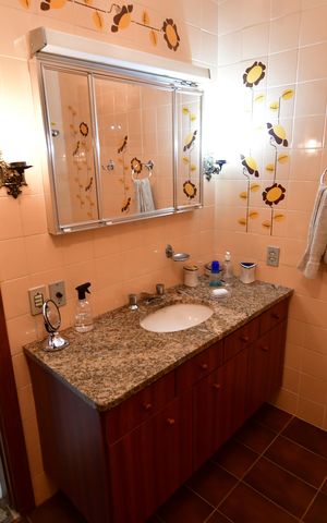 Casa para alugar com 438m², 4 quartos e 4 vagasBanheiro Social