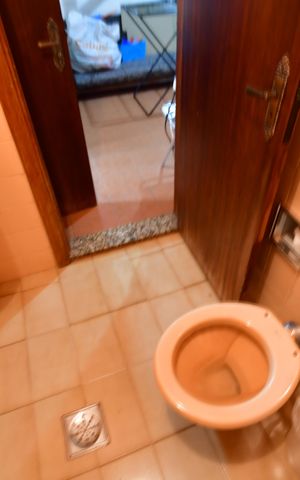 Casa para alugar com 438m², 4 quartos e 4 vagasBanheiro de serviço