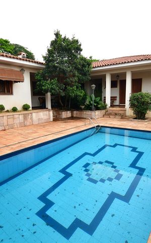 Casa para alugar com 438m², 4 quartos e 4 vagasPiscina
