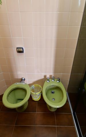 Casa para alugar com 438m², 4 quartos e 4 vagasBanheiro Suíte