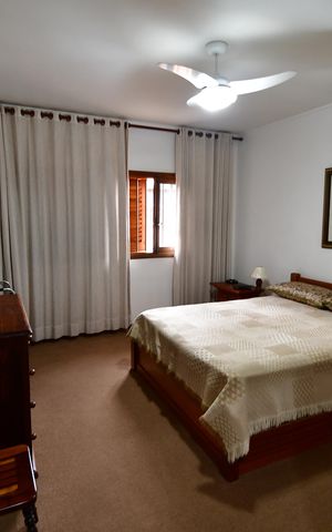 Casa para alugar com 438m², 4 quartos e 4 vagasQuarto 3 - Suíte