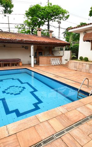 Casa para alugar com 438m², 4 quartos e 4 vagasPiscina