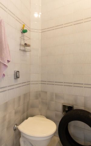 Casa para alugar com 230m², 3 quartos e 3 vagas Casa para alugar com 230m², 3 quartos e 3 vagasBanheiro de Serviço