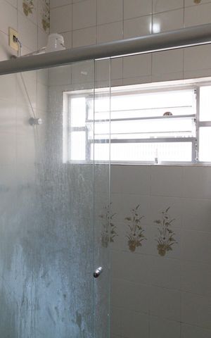 Casa para alugar com 230m², 3 quartos e 3 vagas Casa para alugar com 230m², 3 quartos e 3 vagasBanheiro da Suíte