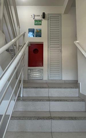 Apartamento para alugar com 65m², 2 quartos e 1 vagaEscada de acesso