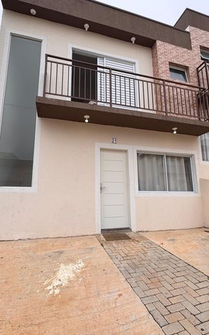 Casa de condomínio para alugar com 77m², 3 quartos e 2 vagas Casa de condomínio para alugar com 77m², 3 quartos e 2 vagasFachada