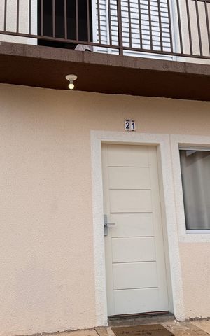 Casa de condomínio para alugar com 77m², 3 quartos e 2 vagas Casa de condomínio para alugar com 77m², 3 quartos e 2 vagasFachada