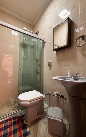 Casa de condomínio à venda com 650m², 4 quartos e 3 vagas Casa de condomínio à venda com 650m², 4 quartos e 3 vagasBanheiro