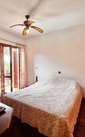 Casa de condomínio à venda com 650m², 4 quartos e 3 vagas Casa de condomínio à venda com 650m², 4 quartos e 3 vagasQuarto 1